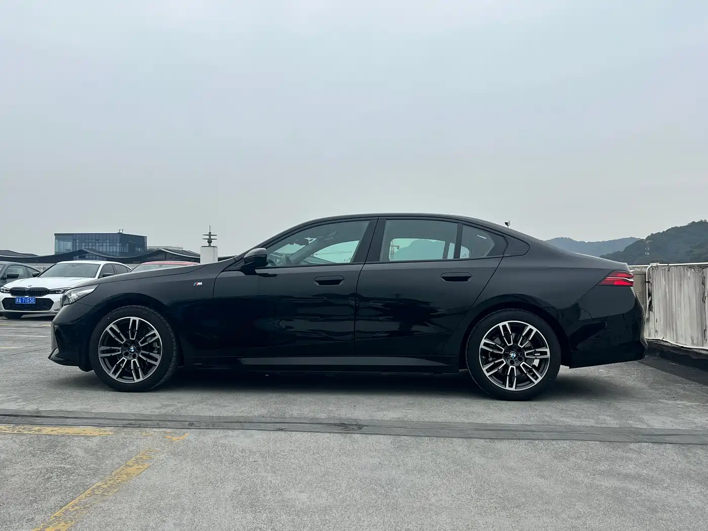 BMW 5 Series (Import) 2024 Model 525i M Sport Package фото 3