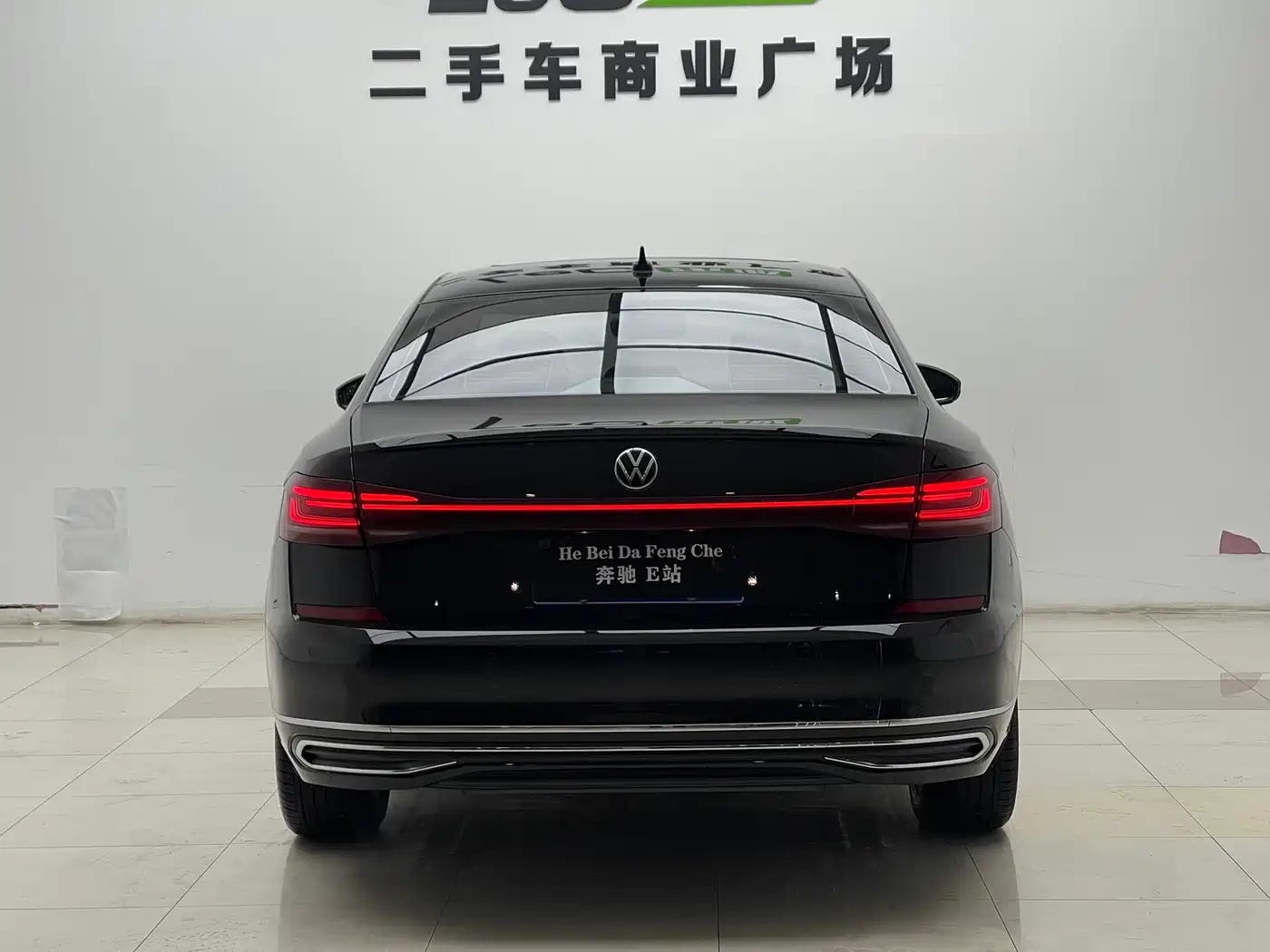Volkswagen Passat 2023 330TSI Starlight Elite Edition фото 14