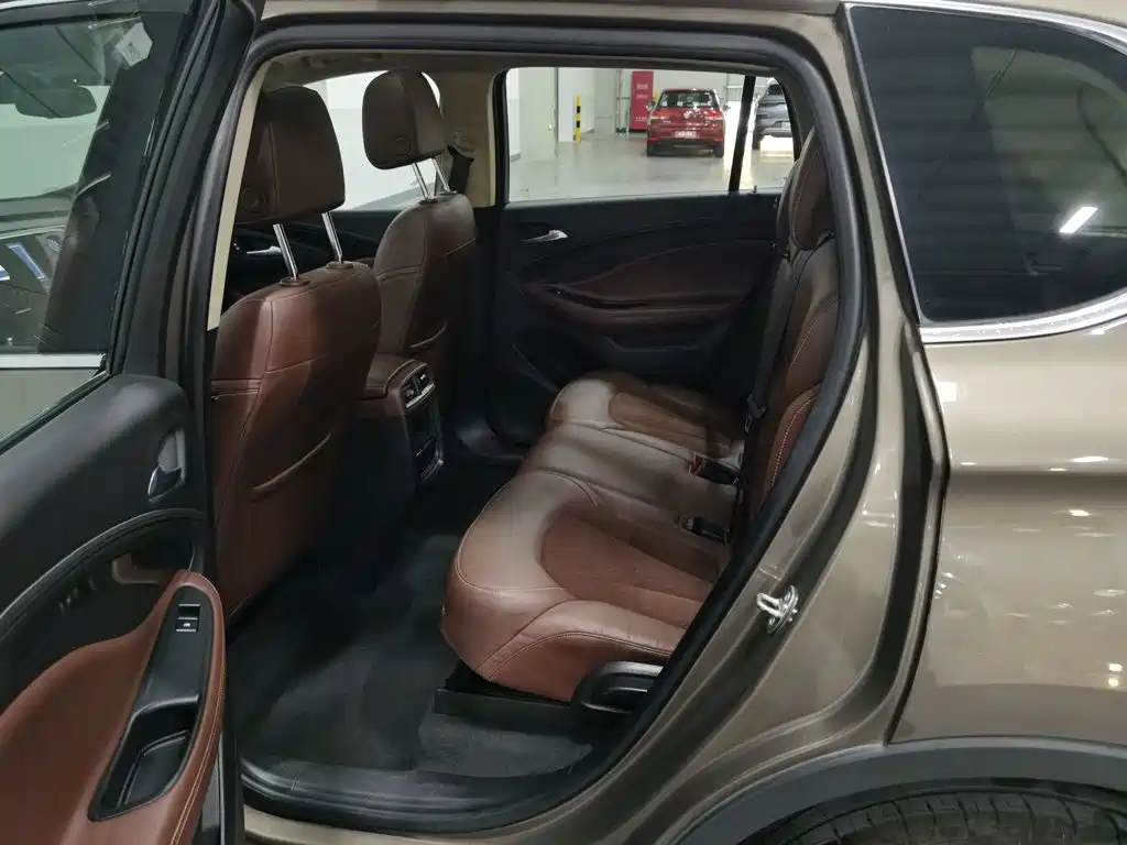Фото 15 - Buick Envision Plus