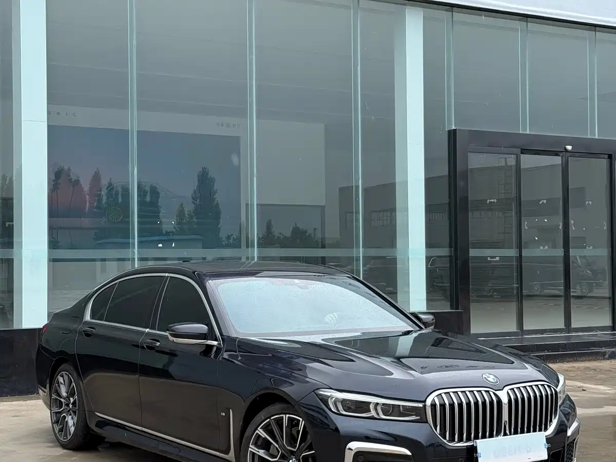 BMW 7-SERIES