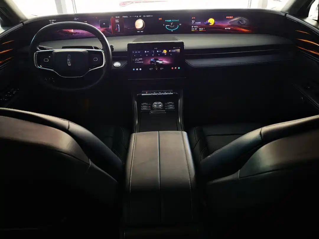 LINCOLN NAVIGATOR