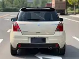 Фото 4 - Suzuki Swift