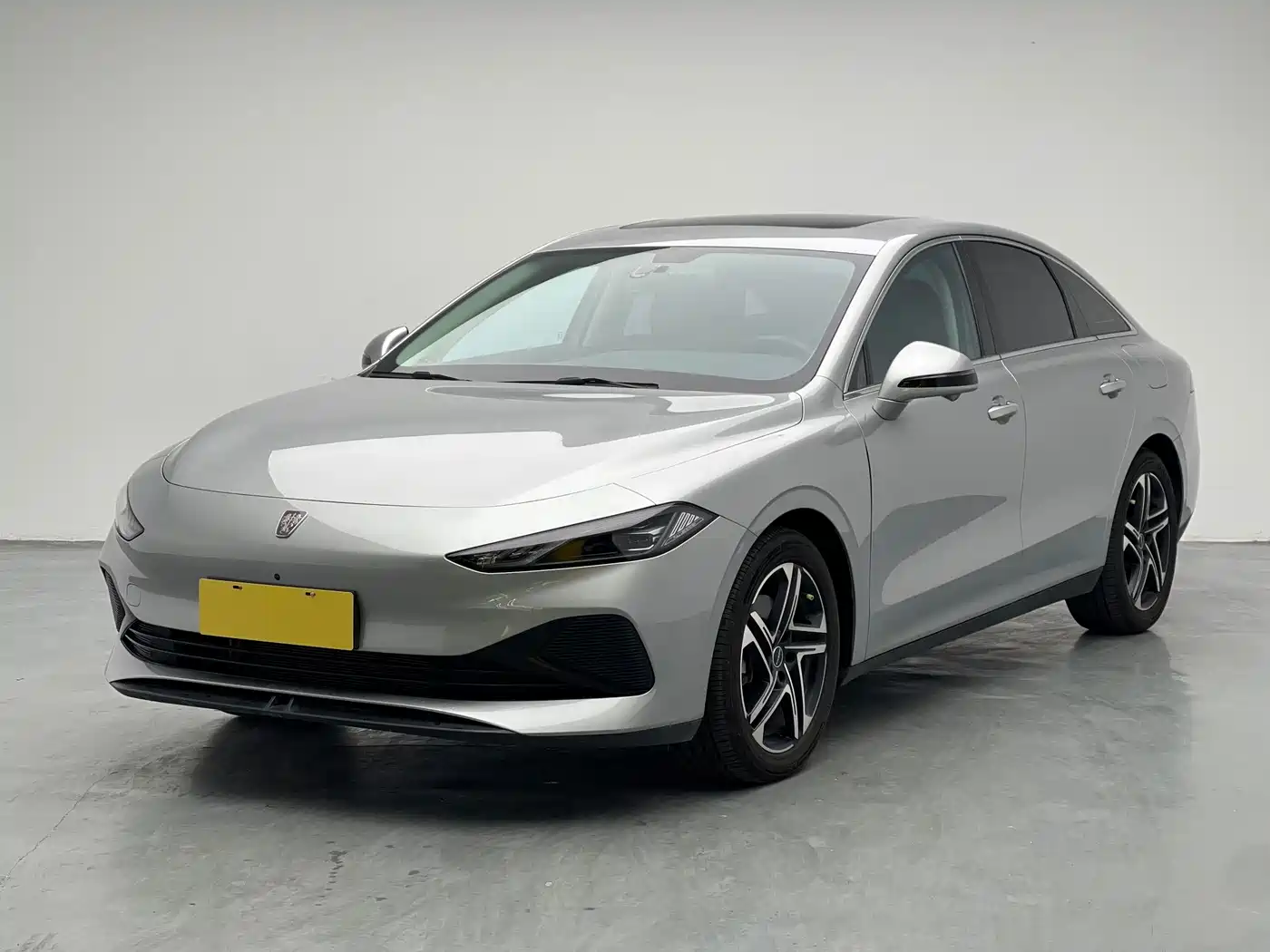 Roewe D7 2023 DMH 125km Excellence Edition