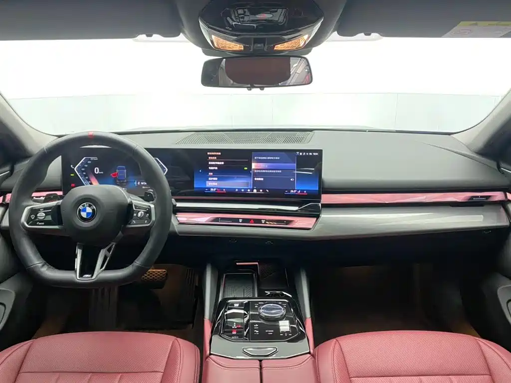 BMW 5 Series 2024 530Li Leading M Sport Package фото 13