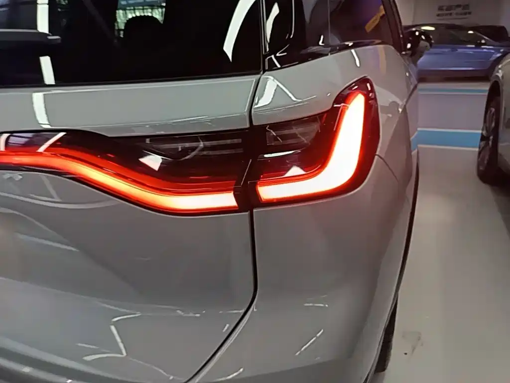 NIO ES8 2021 2020 580KM 6-Seater
