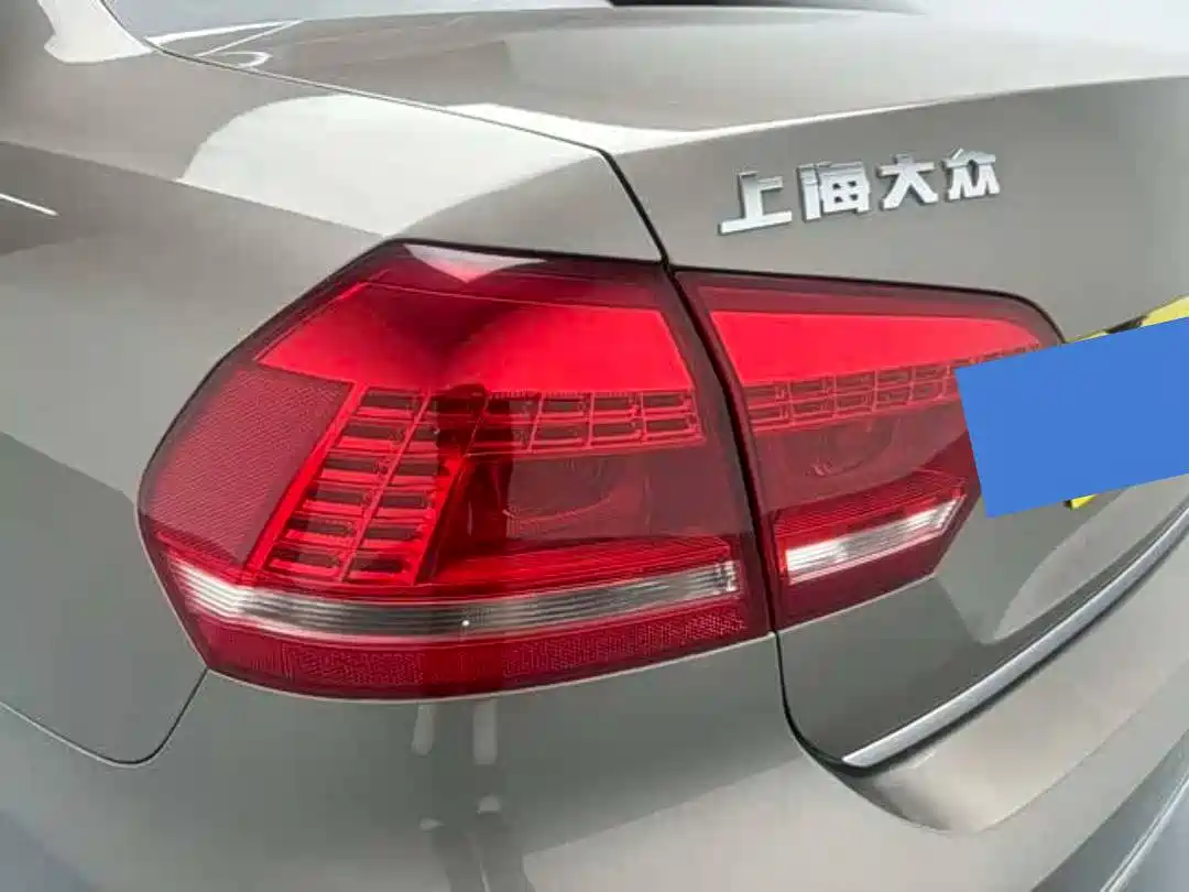 Volkswagen Passat 2015 1.8TSI DSG Prestige Edition фото 19