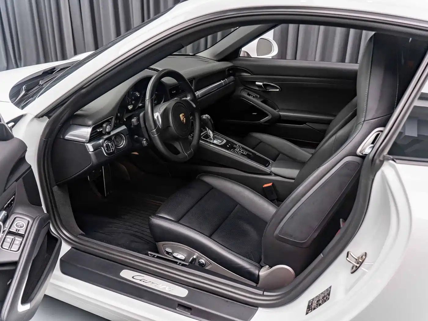 Porsche 911 2015 Carrera 3.4L Style Edition фото 8