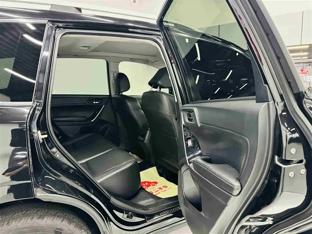 Subaru Forester 2016 2.5i Prestige Navigation Edition фото 22