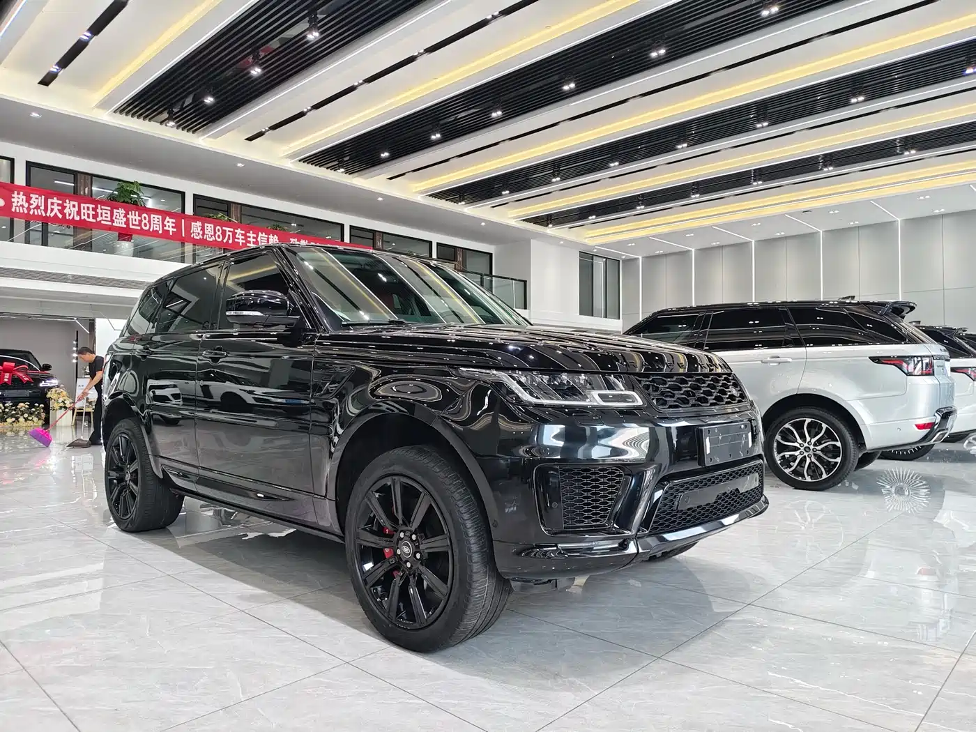 Land Rover Range Rover Sport 2021 3.0 L6 Gloss Black Edition фото 3