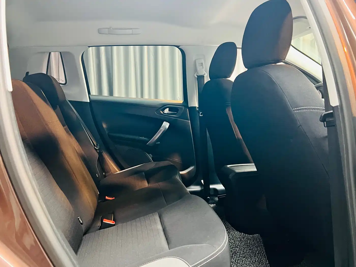 Peugeot 2008 2014 1.6L Automatic Trend Edition фото 16