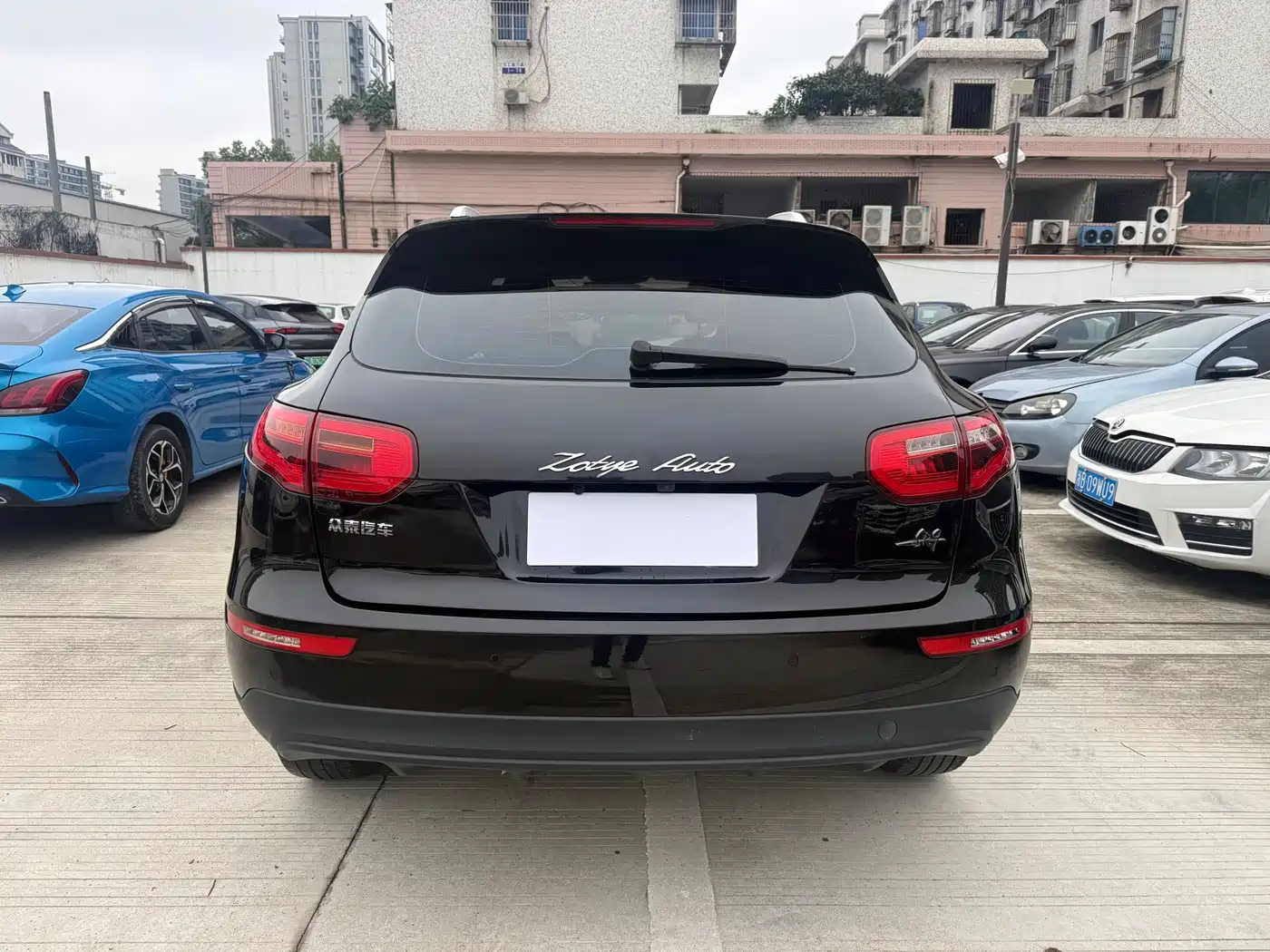 Фото 10 - Zotye SR9