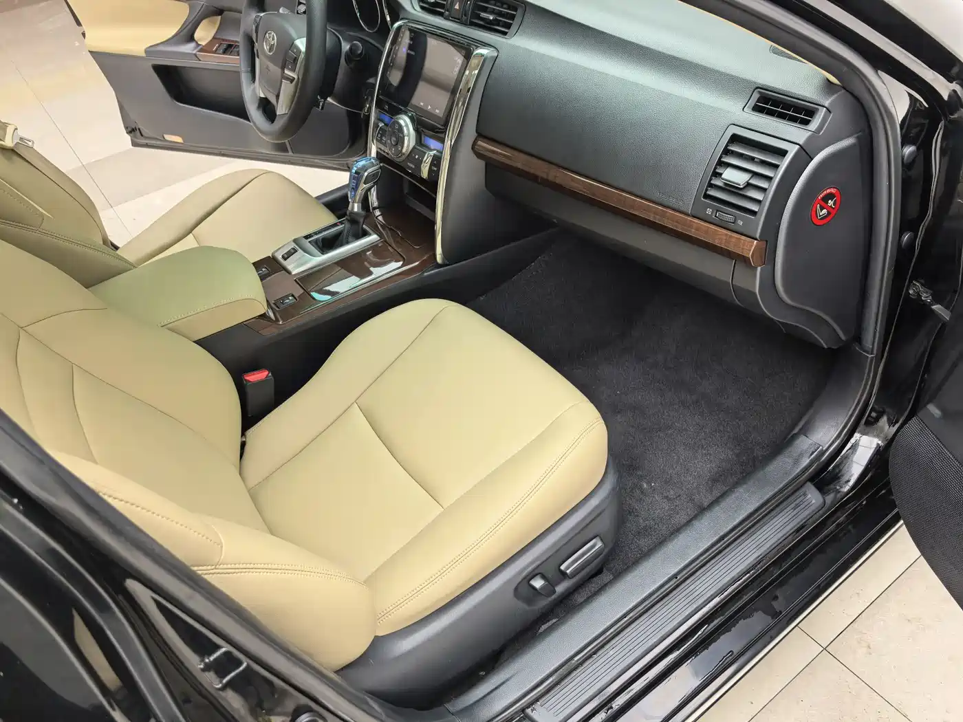 Toyota Reiz 2013 2.5V Premium Edition фото 14