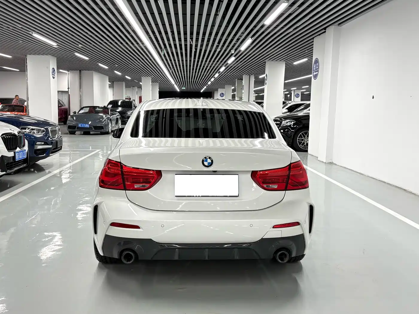 BMW 1 Series 2021 125i M Sport Black Night Edition фото 14