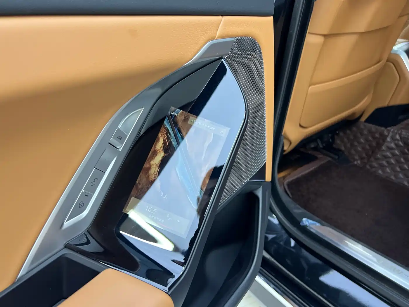 BMW 7 Series 2023 Model 740Li Leading Luxury Package фото 21