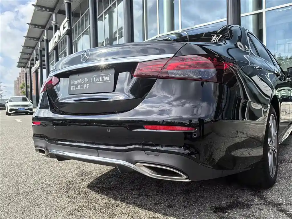 Mercedes-Benz E-Class 2023 E 300 L Sport Fashion фото 6