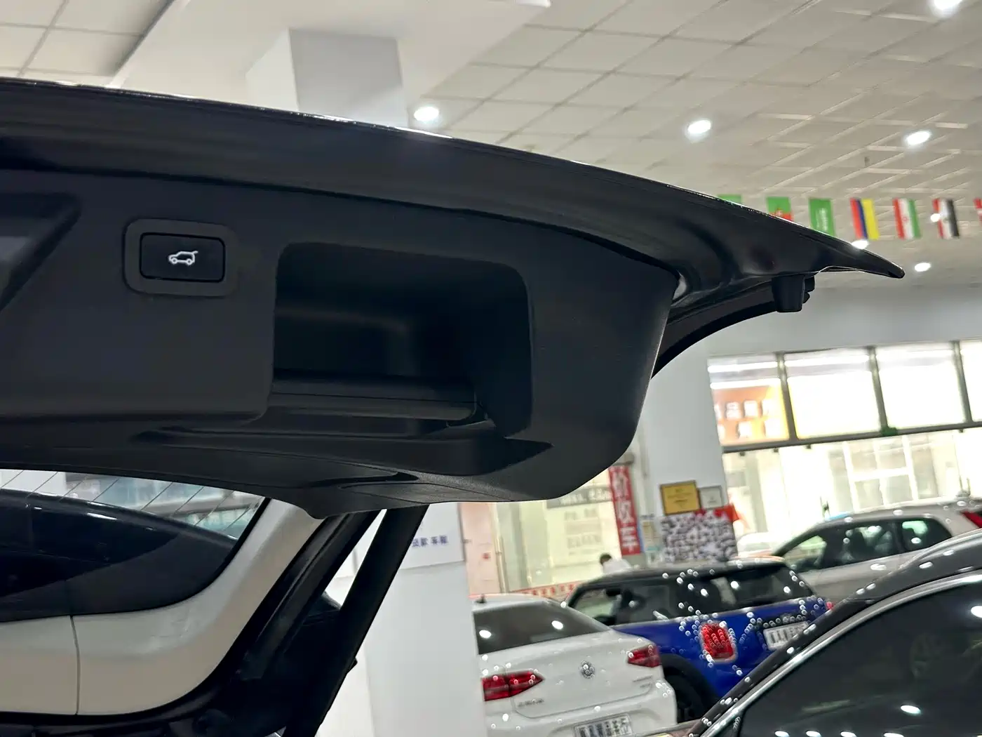 Land Rover Discovery Sport 2016 2.0T HSE фото 25