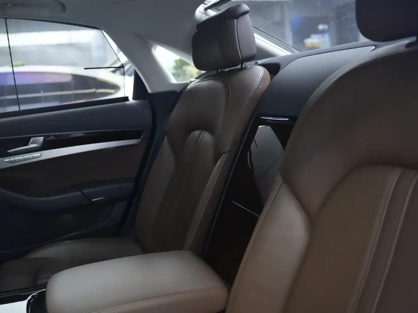 Фото 22 - Audi A8