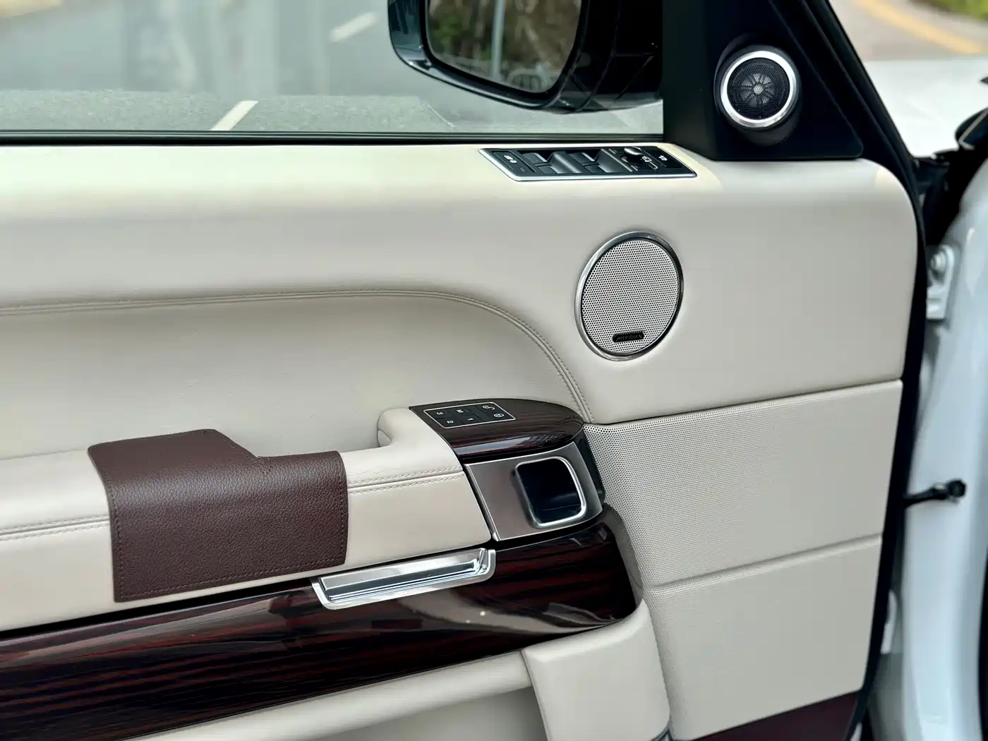 Land Rover Range Rover 2015 3.0 TDV6 Vogue фото 5