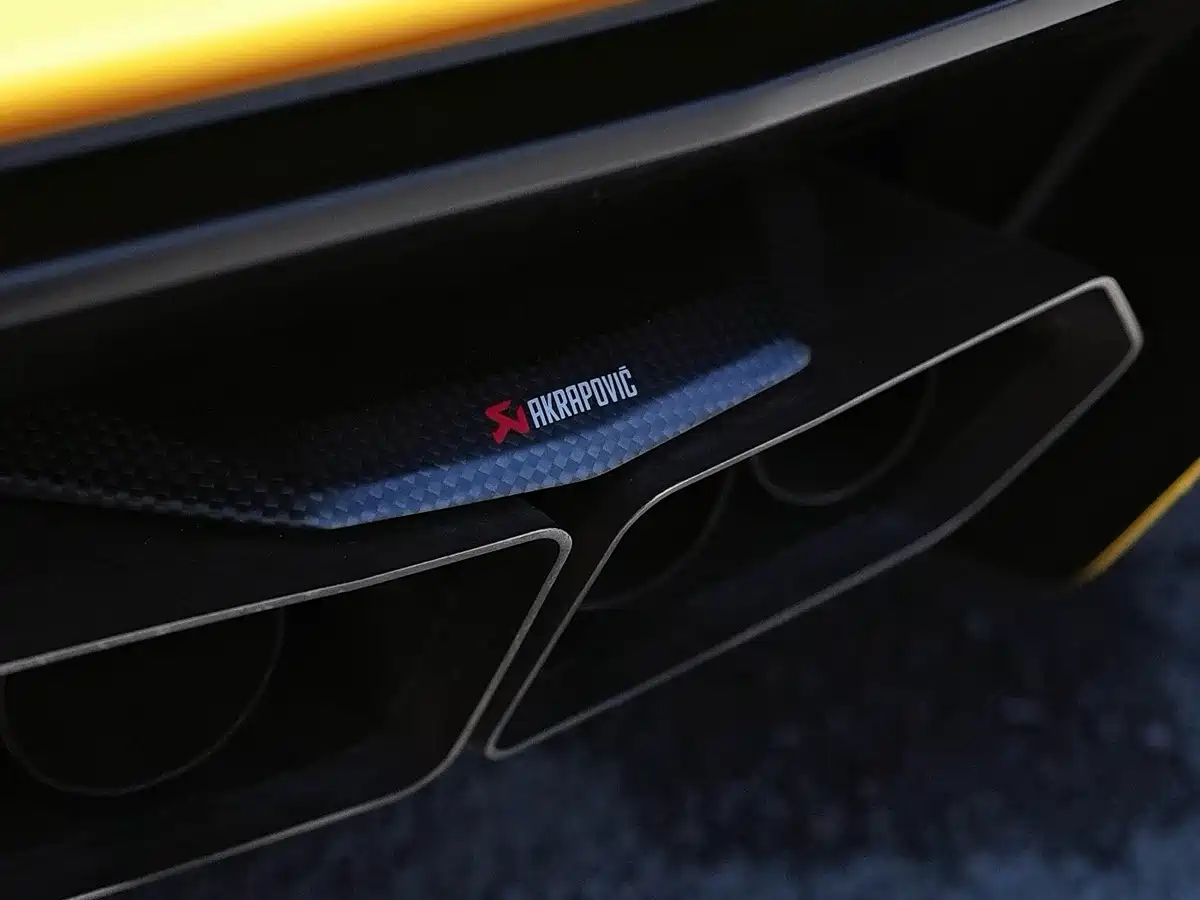 LAMBORGHINI AVENTADOR