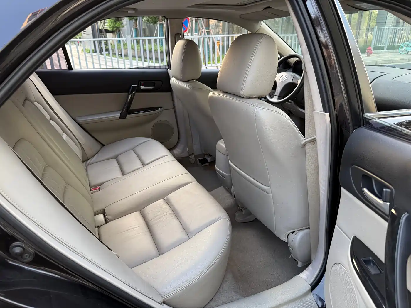 Photo 9 - Mazda 6