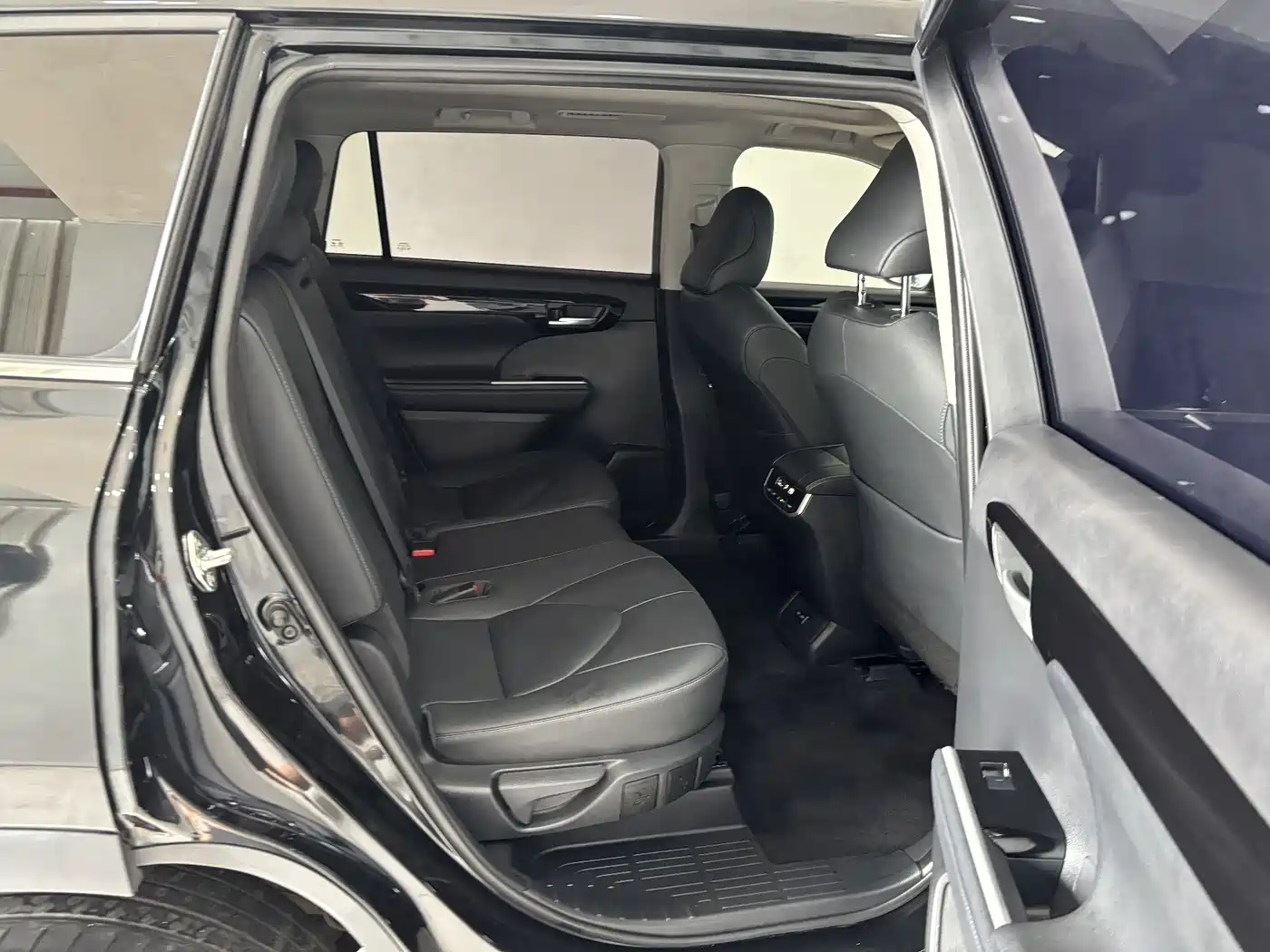 Toyota Highlander 2022 380T 4WD Premium 7-Seater фото 26