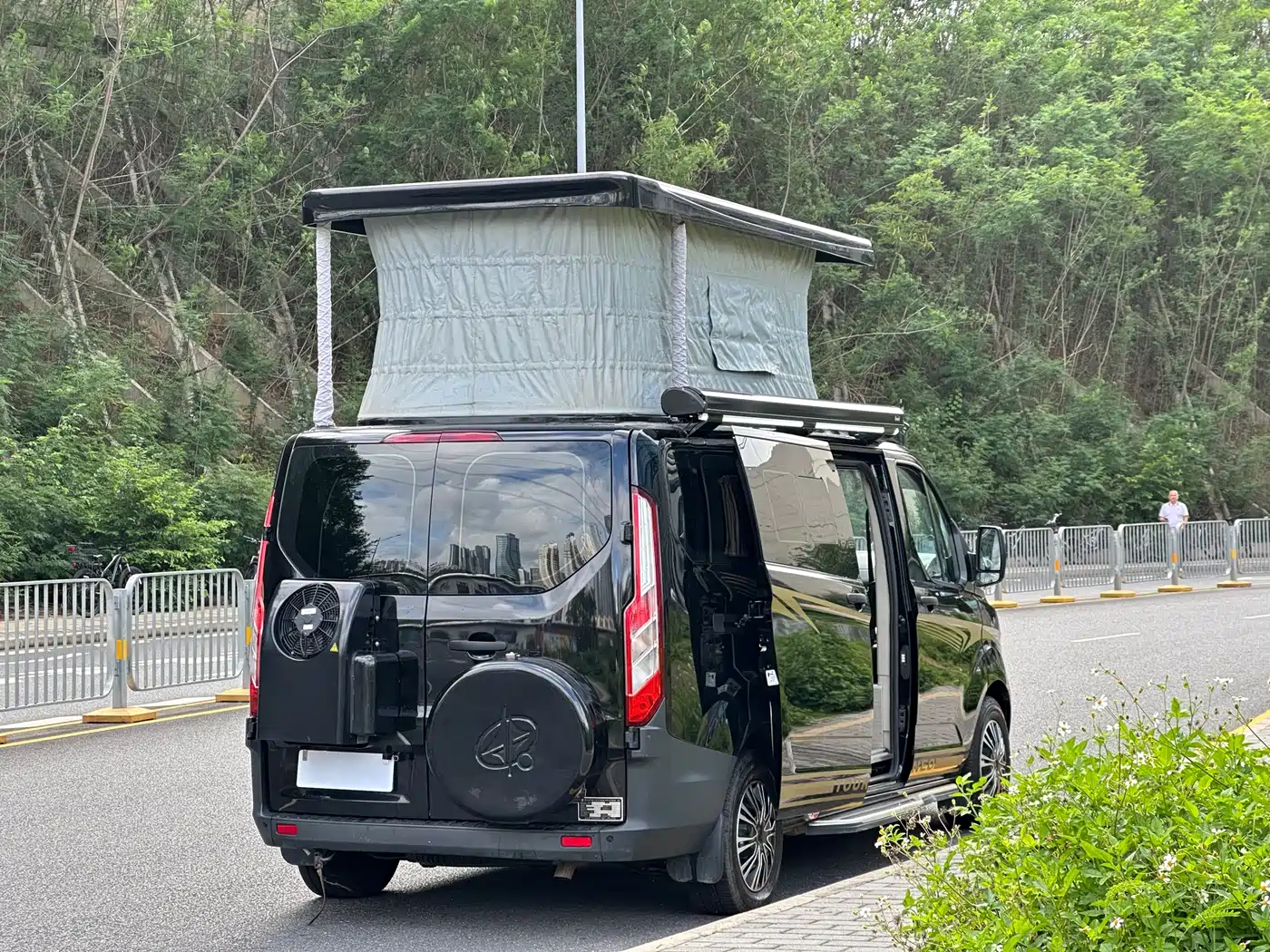 Ford Transit 2020 2.0T Gasoline Auto Multi-Purpose Commercial Vehicle Medium Wheelbase Low Roof Dual-Swing Doors China VI фото 5