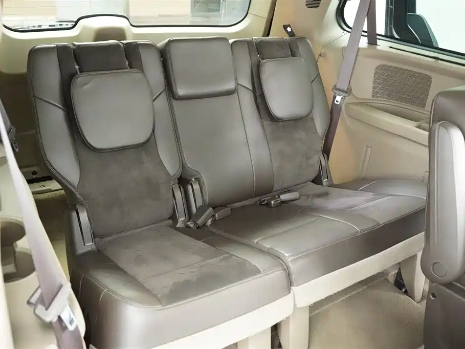 Chrysler Grand Voyager (Import) 2017 2013 3.6L Luxury Edition