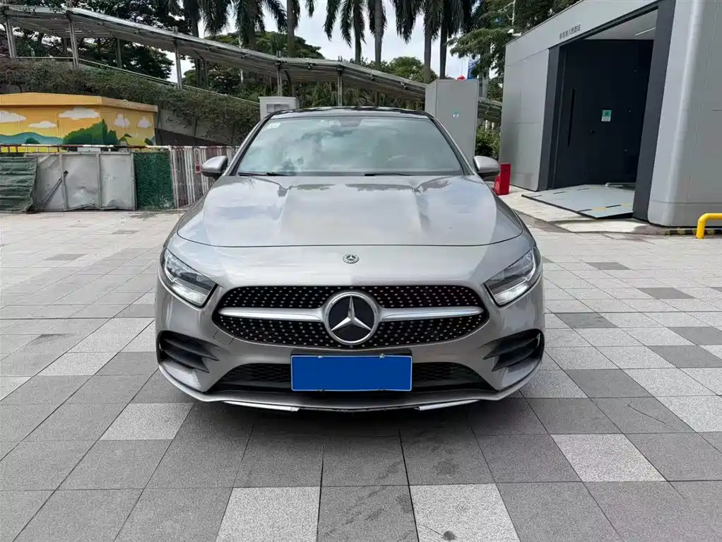 Mercedes-Benz A-Class 2019 A 180 L Sport Sedan фото 2