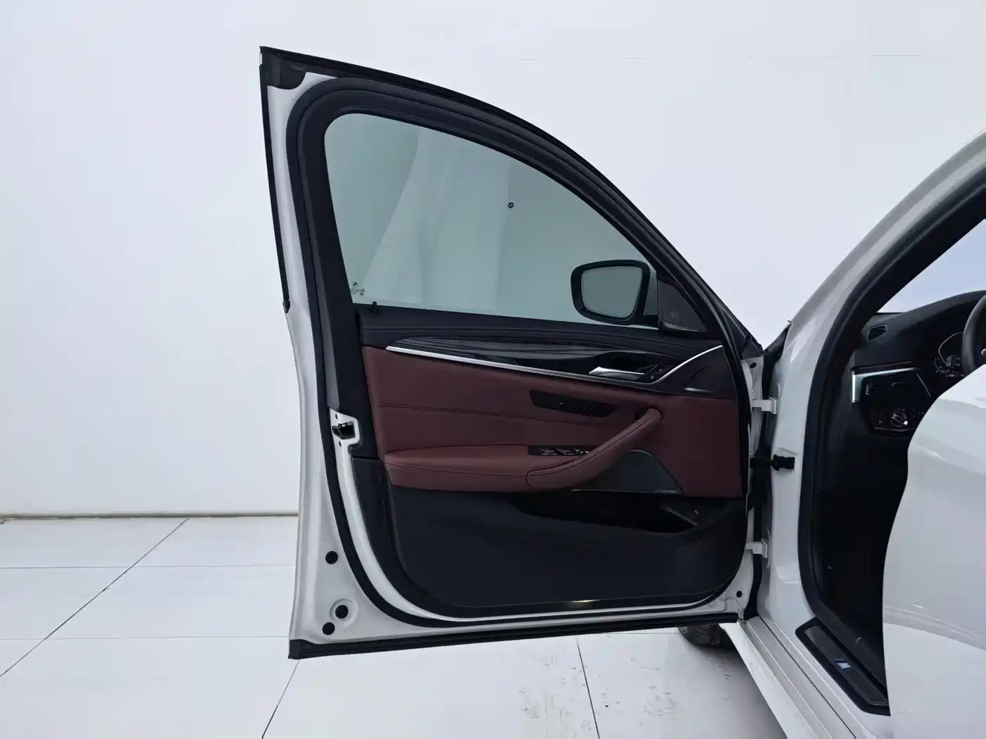 BMW 5 Series 2020 530Li Exclusive M Sport Package фото 25