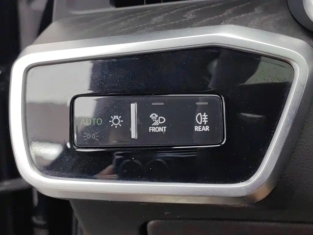 Фото 21 - Audi A6L