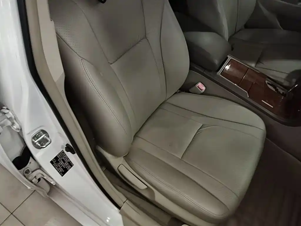 Toyota Camry 2013 200E Classic Elite Edition фото 25