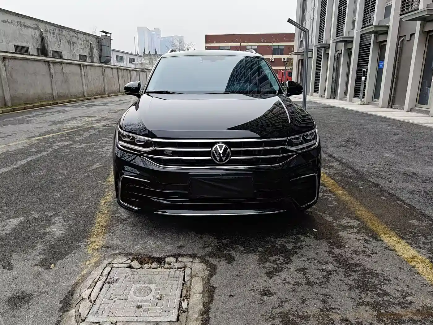 Volkswagen Tiguan L 2023 Facelift 330TSI Automatic 2WD Comfort Edition фото 3