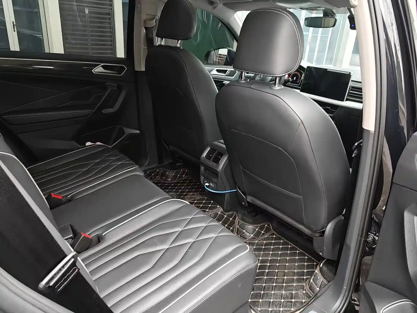 Volkswagen Tiguan L 2023 Facelift 330TSI Automatic 2WD Comfort Edition фото 8