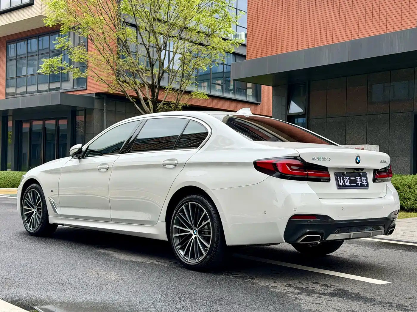 BMW 5 Series 2022 530Li Leading M Sport Package фото 6