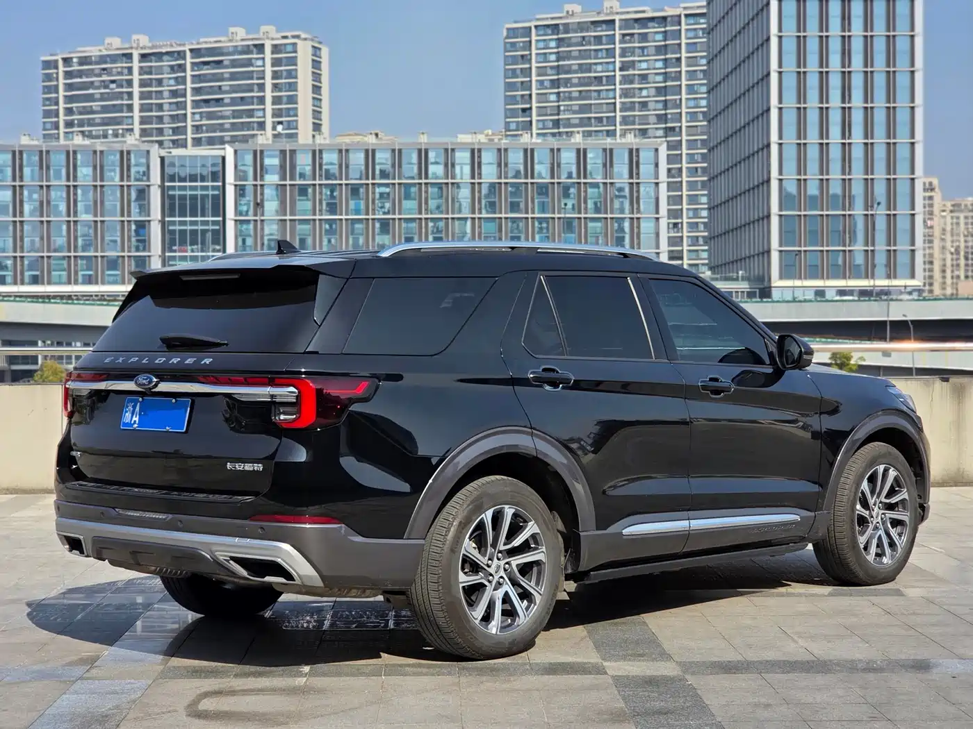 FORD EXPLORER