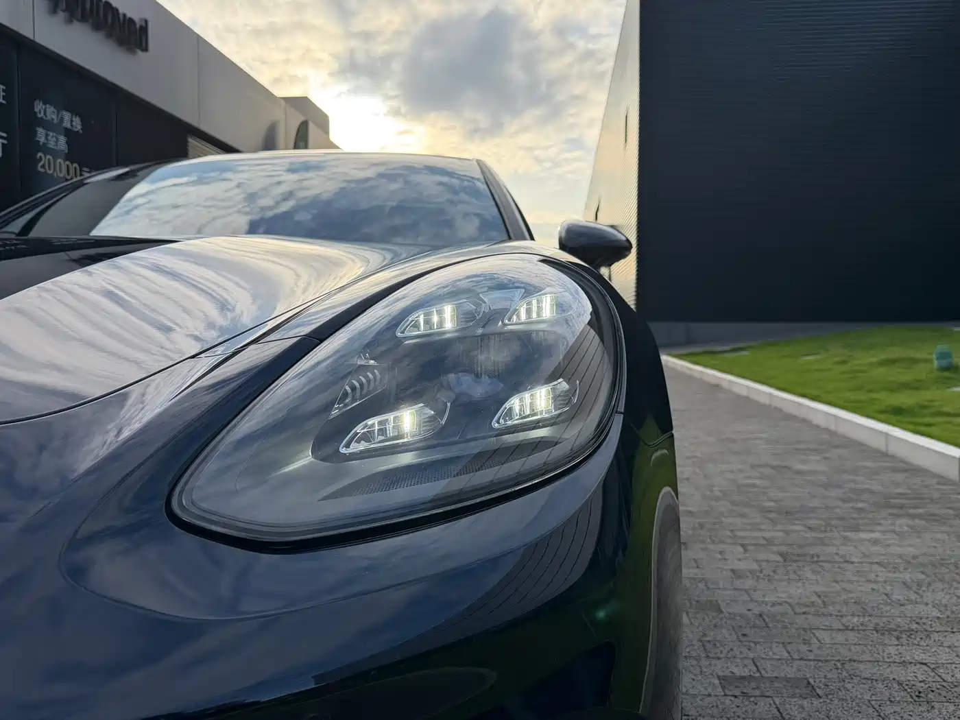 PORSCHE 911