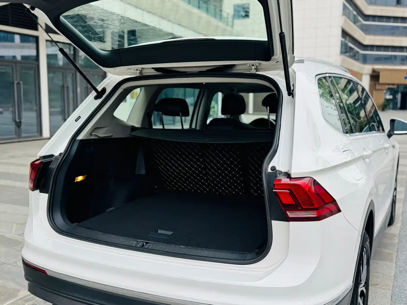 Volkswagen Tiguan L 2017 330TSI Automatic 2WD Luxury Edition фото 15