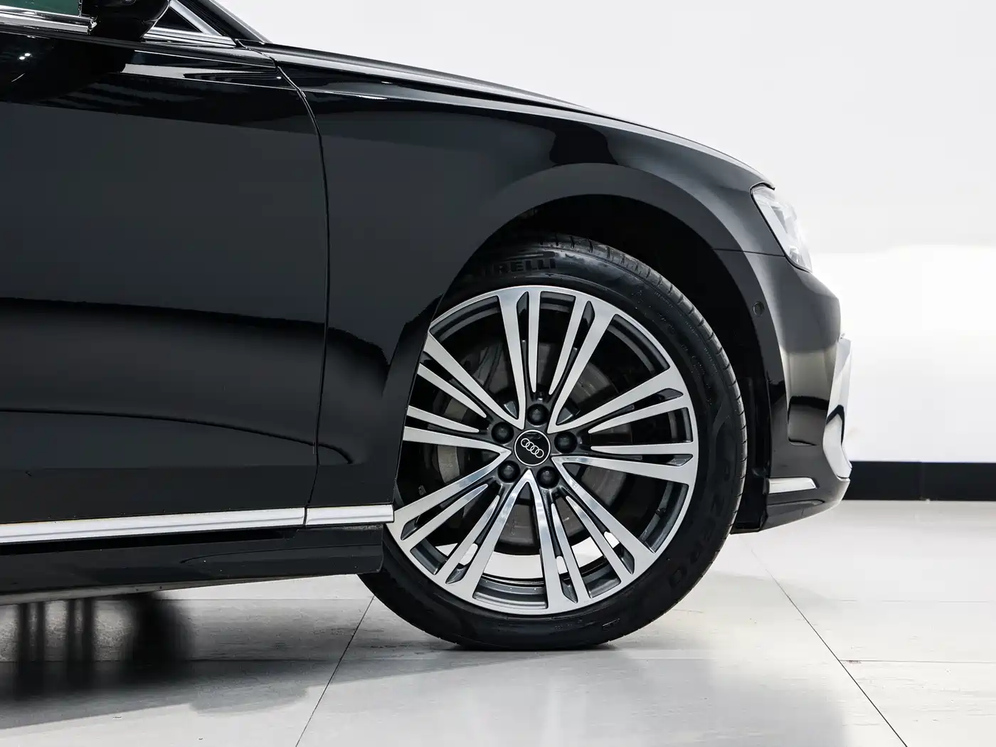 Audi A8 2023 A8L 50 TFSI quattro Exclusive фото 25