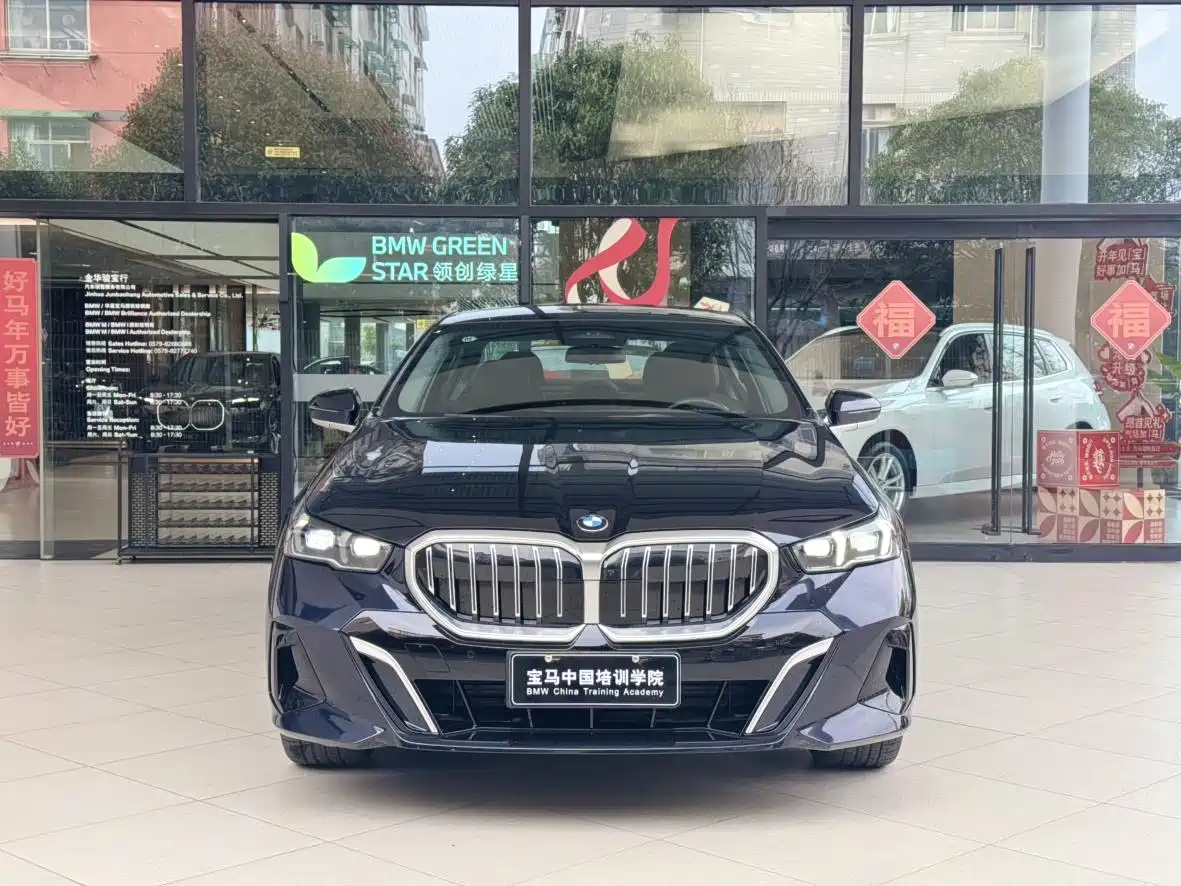 BMW 5 Series 2024 525Li M Sport Package фото 2