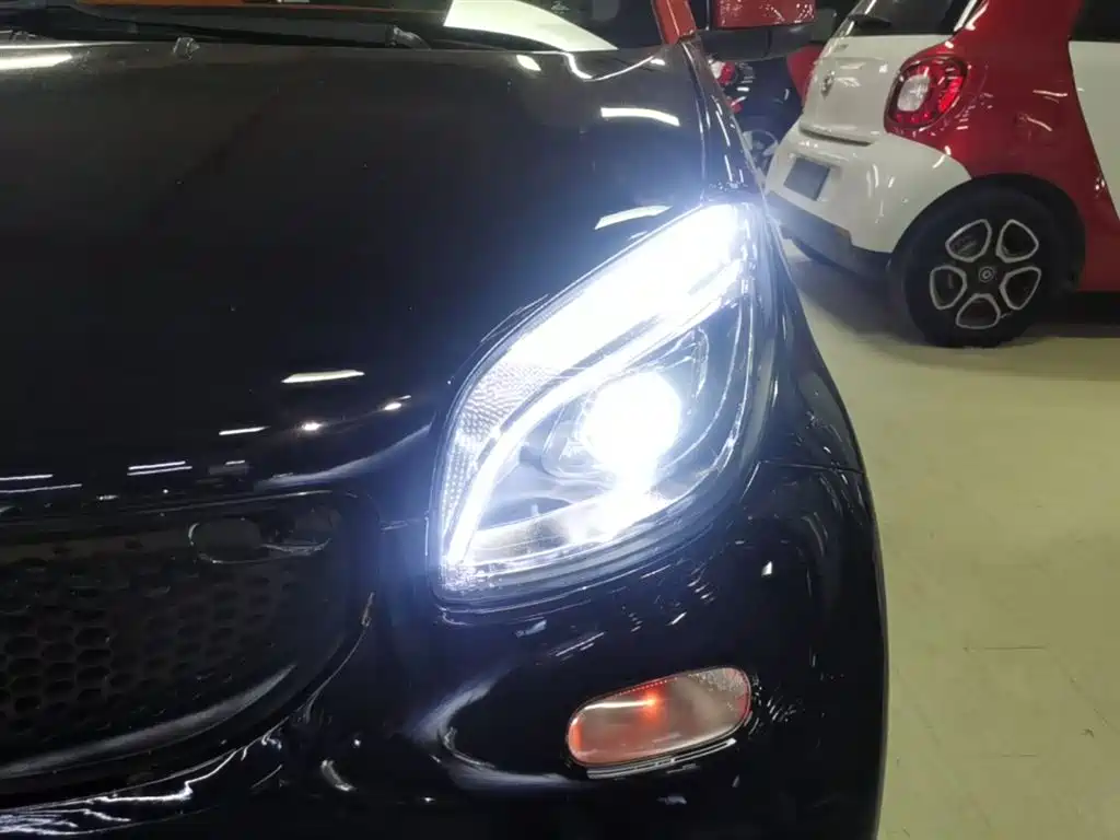 smart fortwo 2015 2015 1.0L 52kW Hardtop Passion Edition