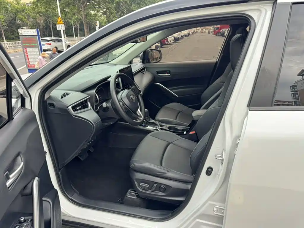 Toyota Frontlander 2022 2022 2.0L CVT Luxury PLUS Edition