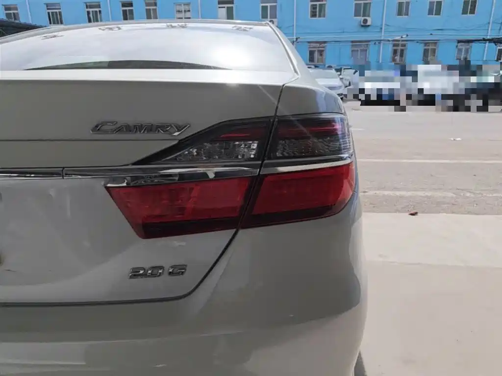 Toyota Camry 2016 2.0G 10th Anniversary Leading Edition фото 8