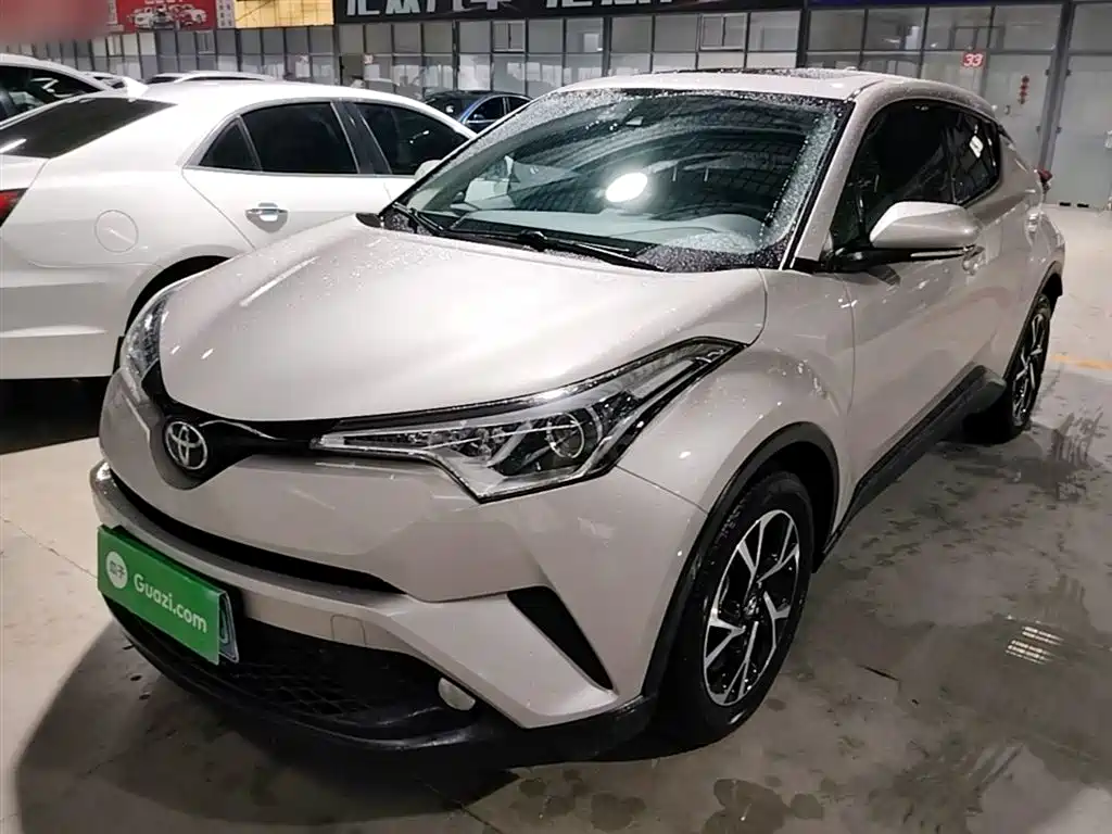 Toyota C-HR 2020 Model 2.0L Leading