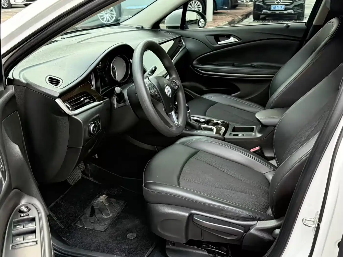Buick Verano 2018 Sedan 20T Dual Clutch Leading фото 4
