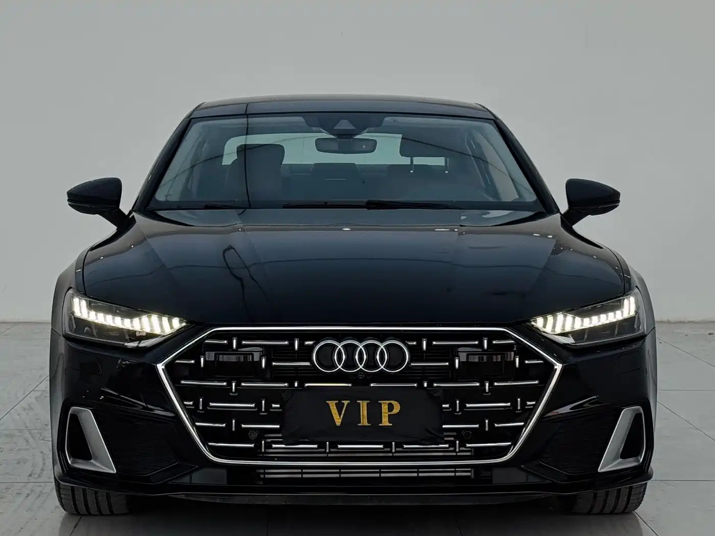 Фото 2 - Audi A7L