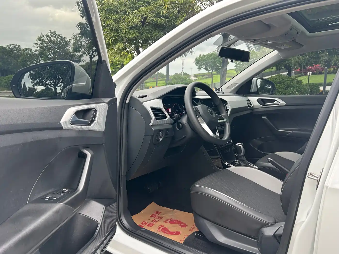 Volkswagen Tanying 2021 1.5L Automatic Smart Connect Edition фото 7