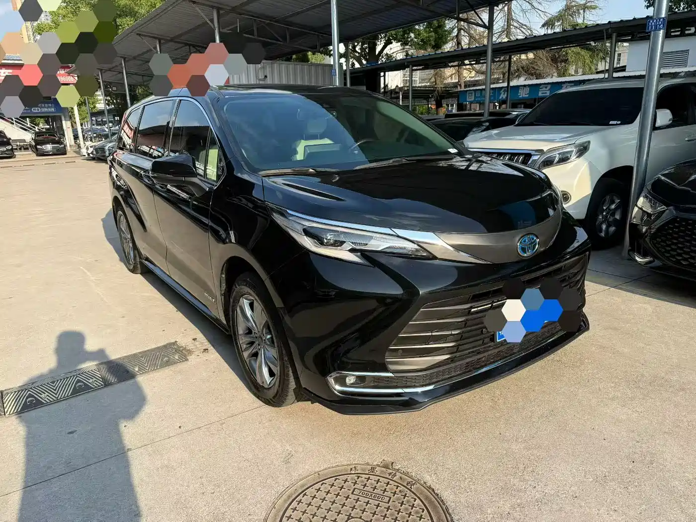Toyota Sienna 2023 2.5L Hybrid Comfort Edition фото 3