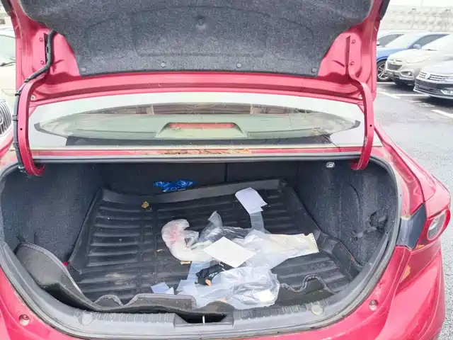 Mazda Mazda3 Axela 2016 Sedan 1.5L Manual Luxury — фото 5