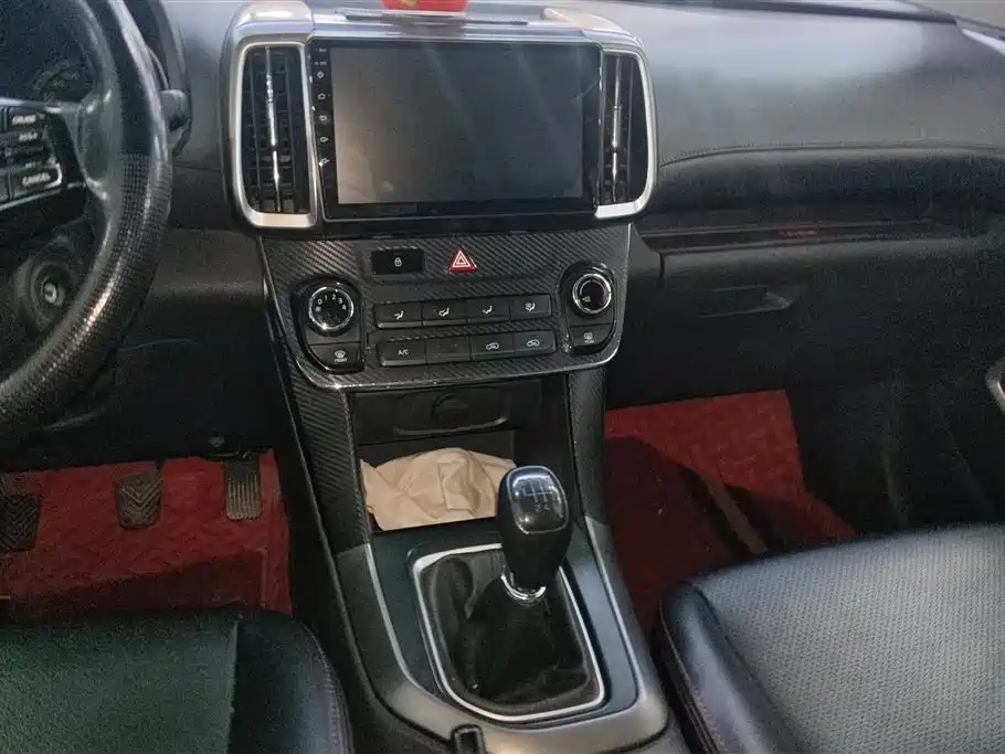 Hyundai Beijing Hyundai ix35 2018 2.0L Manual 2WD Zhiyong·Quality Edition фото 13