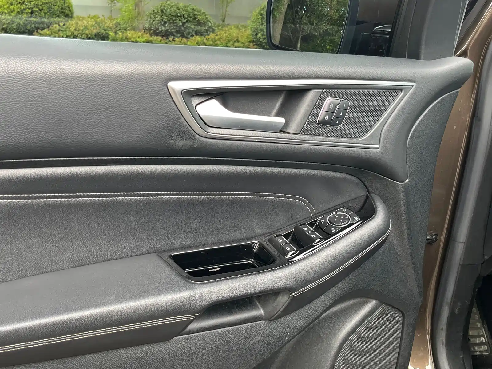 Фото 16 - Ford Edge